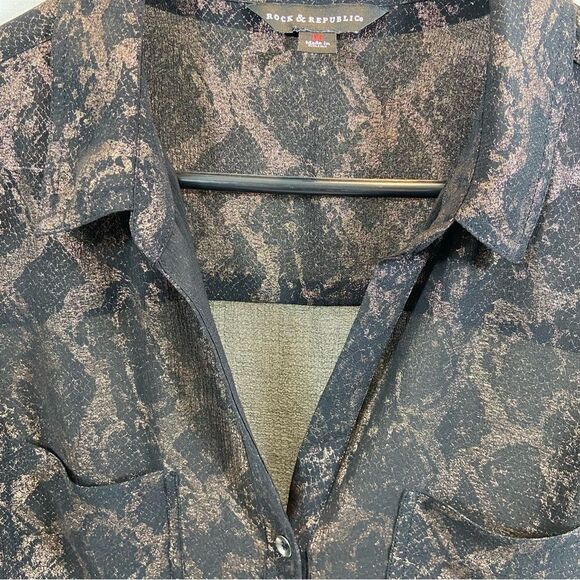 Ladies Rock & Republic brand Sheer Copper and Black Snakeprint Blouse Medium - Picture 13 of 13